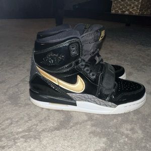 Kids Nike Air Jordan’s size 4